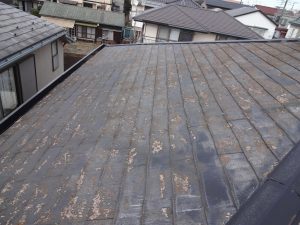 剥離した屋根材