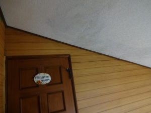 室内天井の雨染み