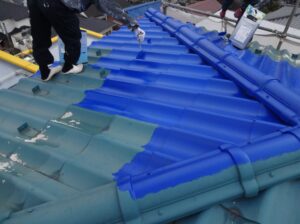 屋根中塗り作業