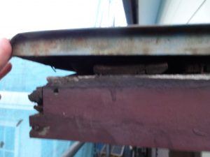 庇部分の腐食
