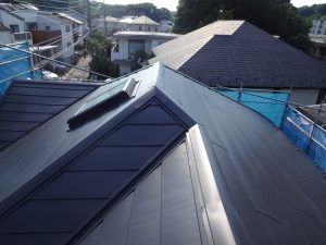 横浜市神奈川区の屋根カバー工事の施工後