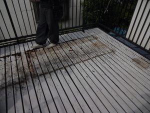 鉄骨バルコニーの床部