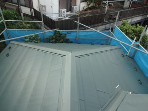 横浜市中区の屋根カバー工事の施工後