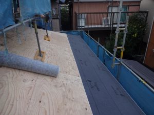 防水シート張り