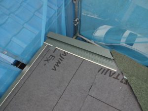 ケラバ捨板取付け