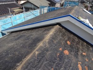 劣化した防水シート