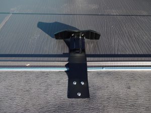 雪止め金具取付け