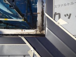 谷板金取付け