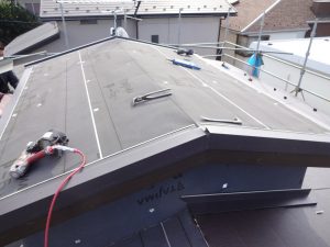 板金役物取付け