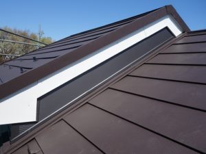 屋根の破風板金