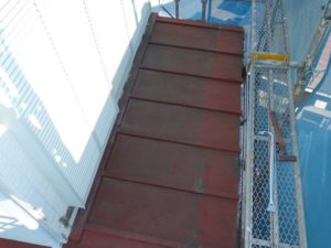 劣化したトタン屋根