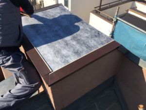 防水シート張り