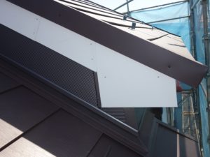 金属製の破風板