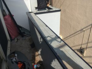 防水シート張り