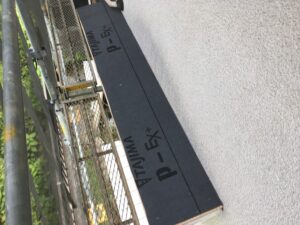 防水シート張り