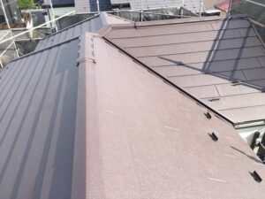 屋根葺き替えの施工後（南東面）