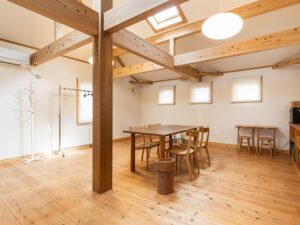 吹き抜けリビング