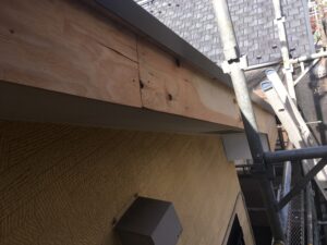 正面破風板取付け