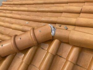 棟瓦端部の施工前