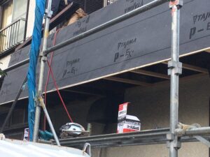 防水シート張り