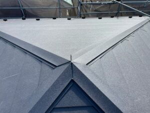 上屋根棟板金取付け
