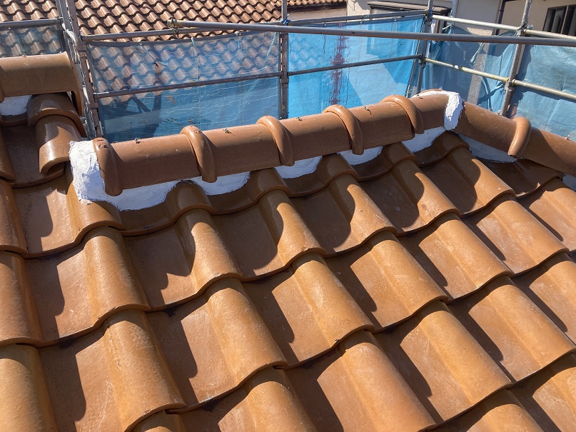 棟瓦漆喰補修後