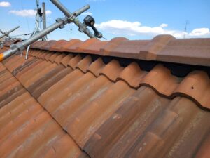 棟瓦の積み直し仕上げ