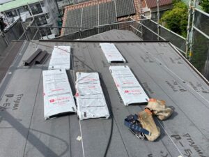 防水シート張り