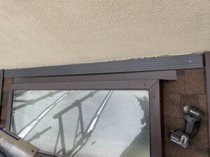 下屋根雨押え取付け