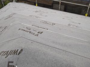 防水シート張り