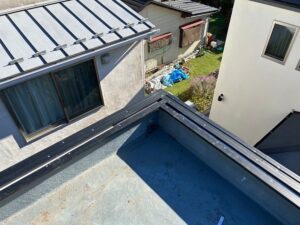 陸屋根タフモック取付け