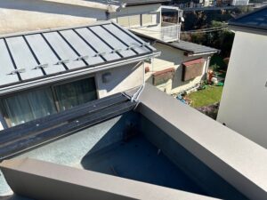 笠木板金取付け