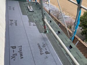 下屋根新規屋根材張り