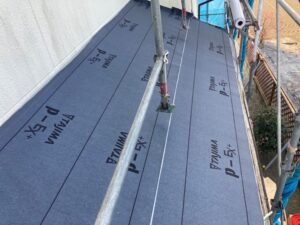 下屋根防水シート張り