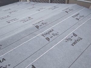 防水シート張り