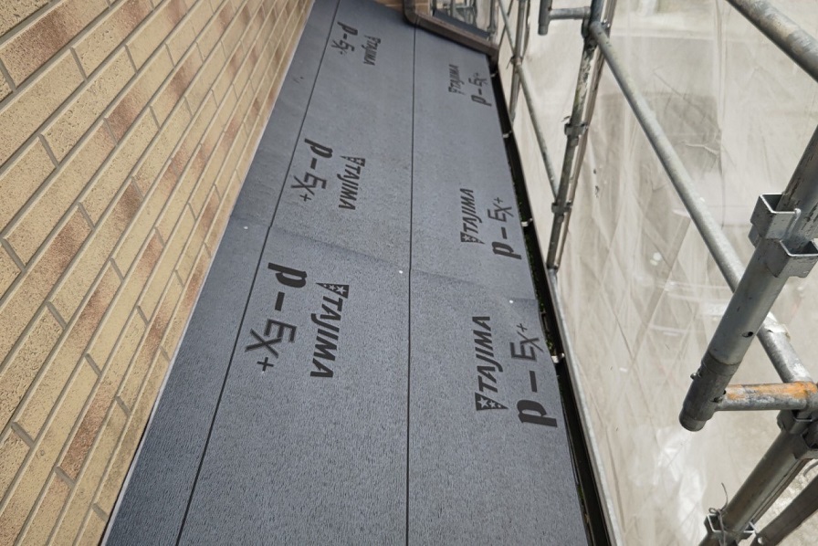 下屋根防水シート張り