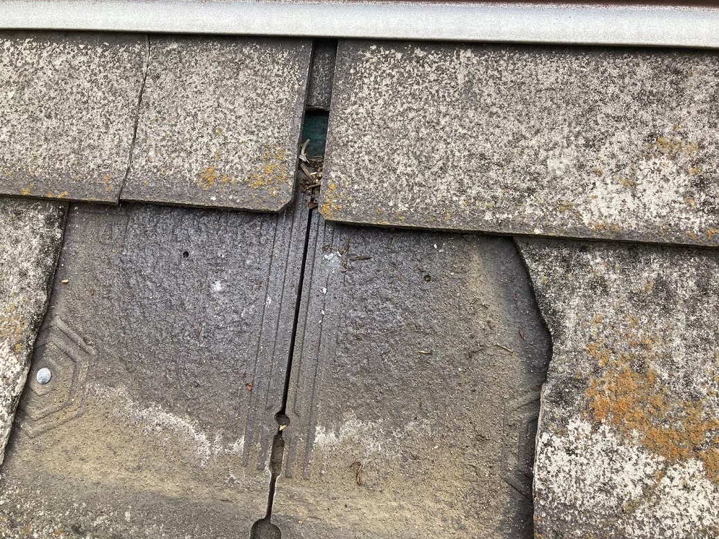屋根材の剥がれ