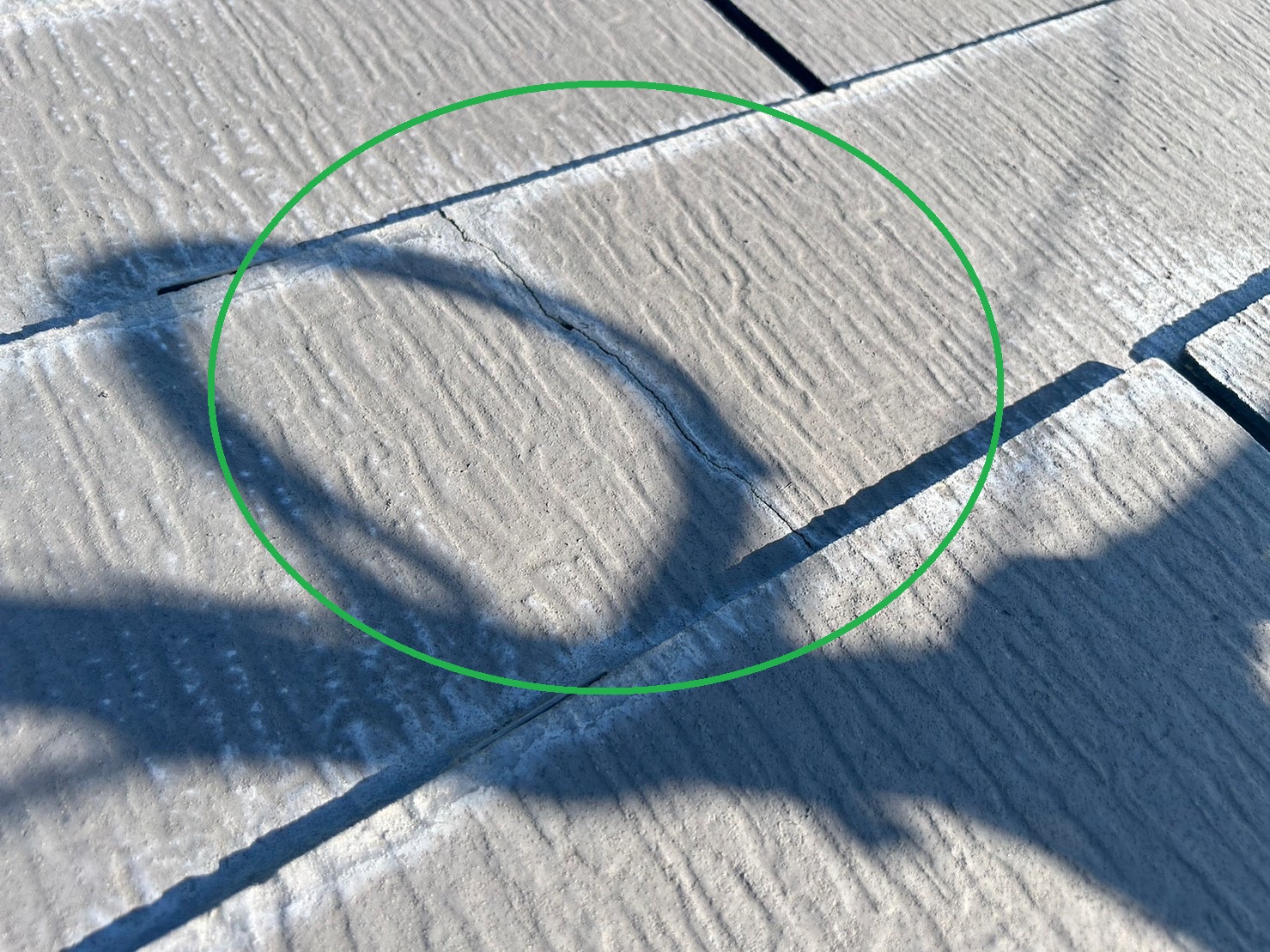 屋根材ひび割れ