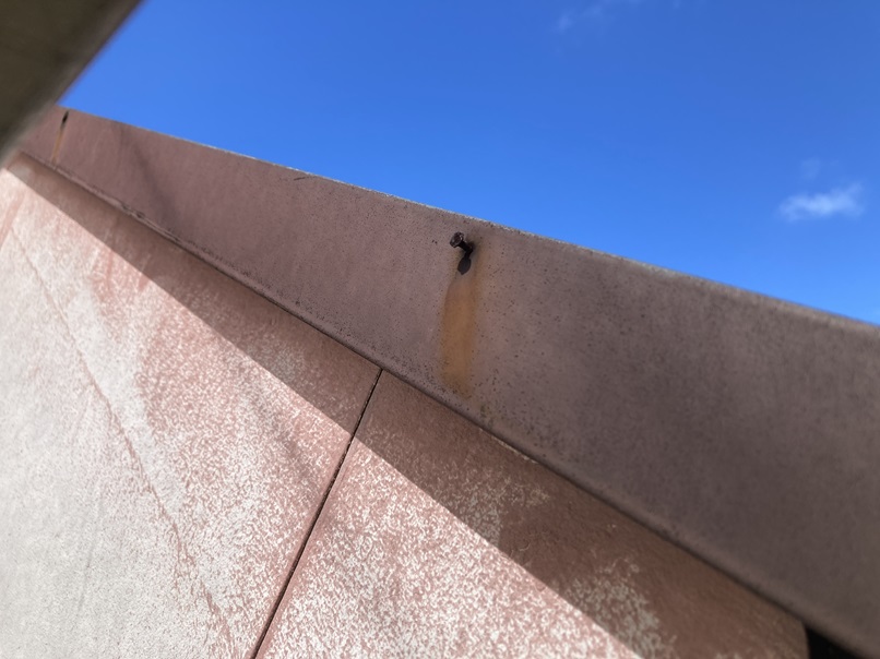 ケラバの釘浮き