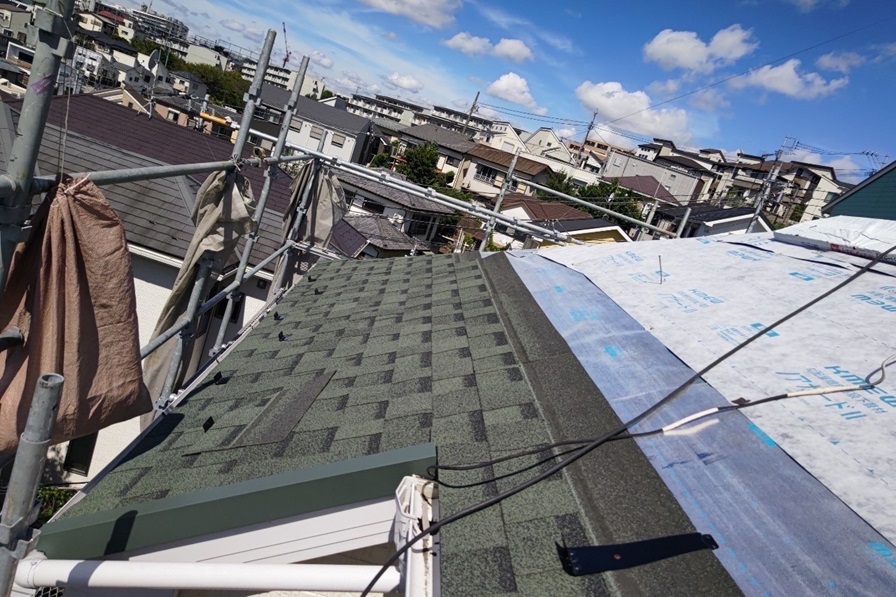 新規屋根材張り
