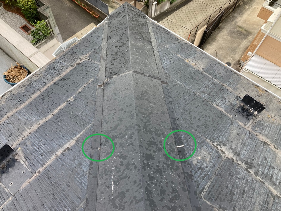 棟板金の釘浮き