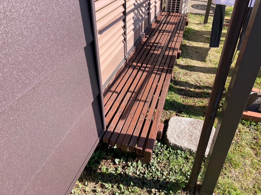 劣化した濡れ縁