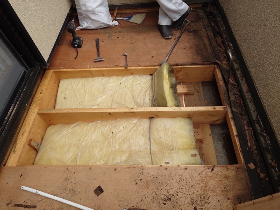 既存ベニヤ解体