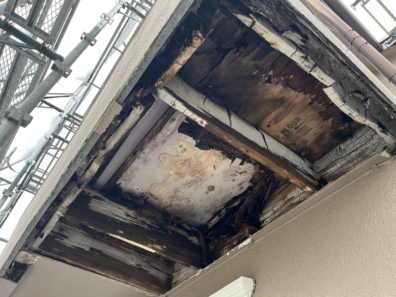 バルコニー床組腐食