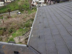 劣化した屋根材