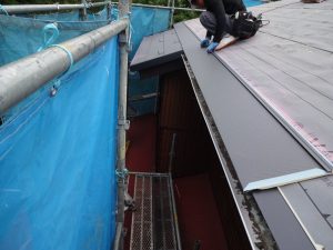 新規屋根材張り