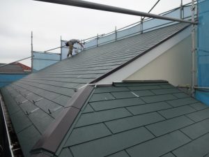 屋根上塗り