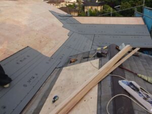 防水シート張り