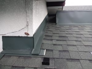 雨押え板金取付け