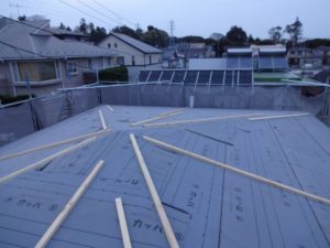 防水シート張り